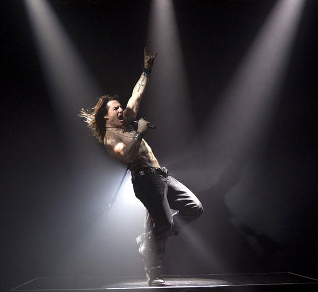 tom cruise rock of ages transformation. Tom Cruise in Rock Of Ages