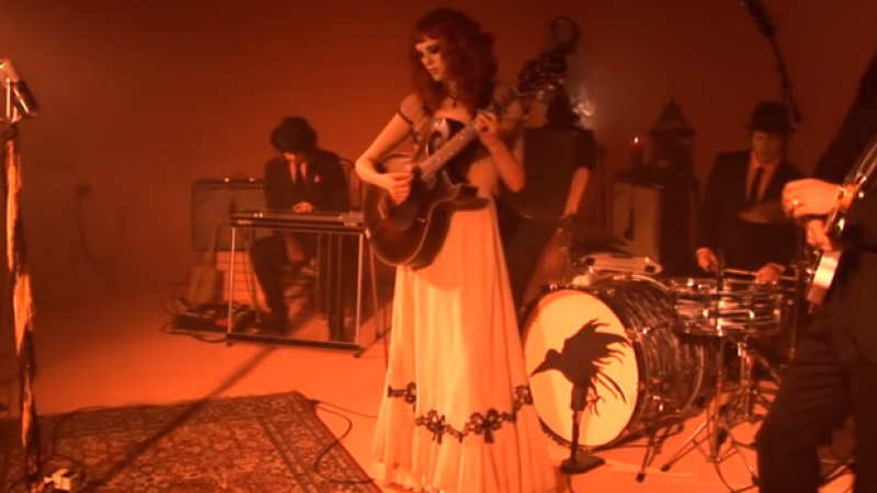 Karen Elson And Jack White Combine For Video