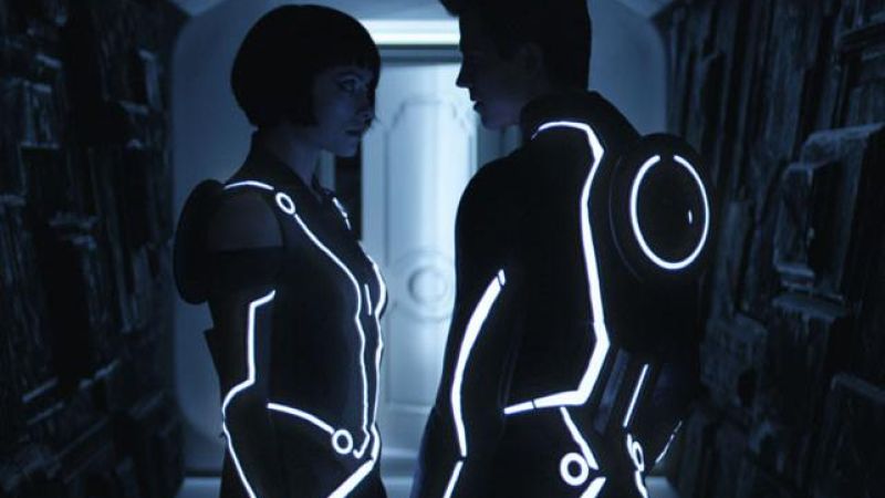 Tron Legacy Trailer With Daft Punk Tune