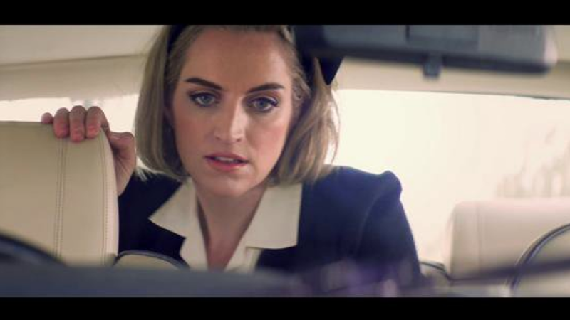 Premiere: Sally Seltmann Video “Dream About Changing”