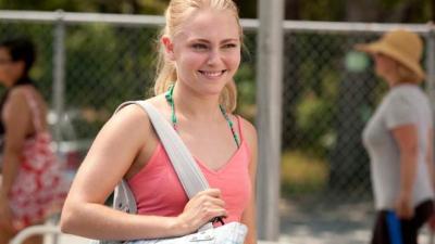 First Look: AnnaSophia Robb As Carrie Bradshaw in ‘The Carrie Diaries’