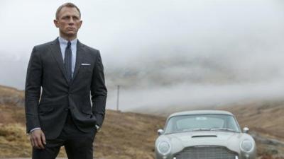 Trailer: Daniel Craig Is Back As Bond In ‘Skyfall’
