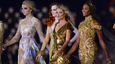 British Supermodels Star In Awkward Closing Ceremony Moment