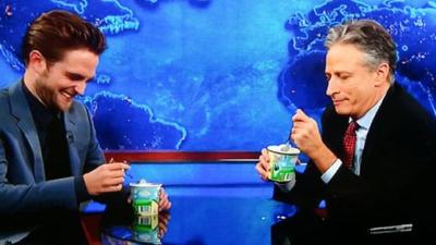 Robert Pattinson Enacts Evasive Maneuvers On The Daily Show