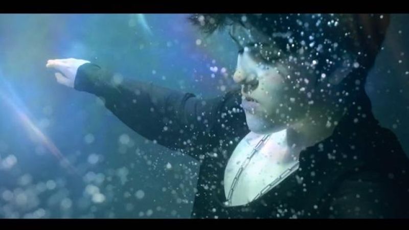 Watch The XX Get Submerged In “Chained” Video