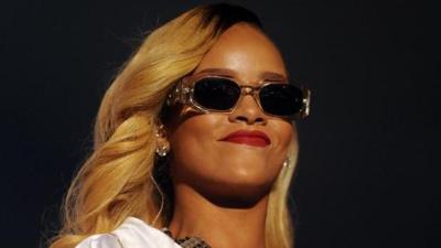 Rihanna Will Make Fashion Design Debut In London