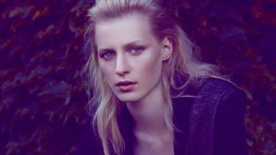 Julia Nobis Goes Between Somewhere and Nowhere For Ginger & Smart