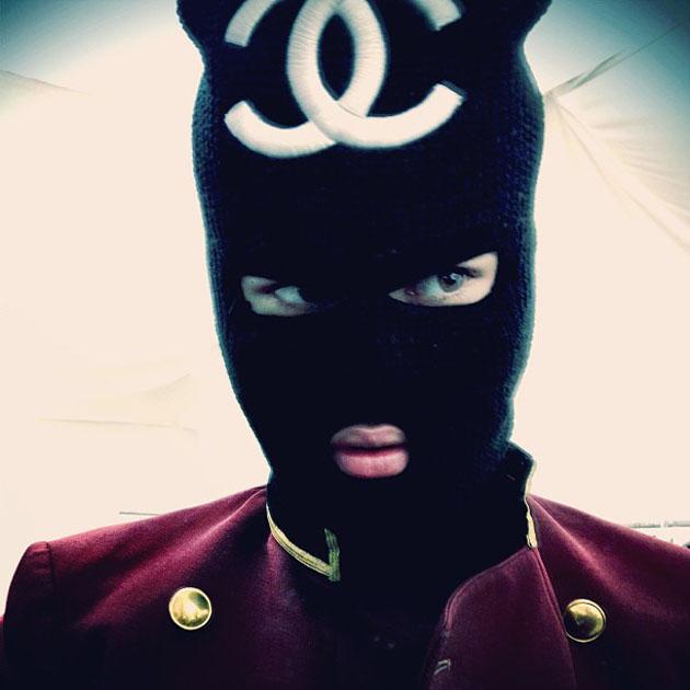 Bieber ‘channels’ thug life in Chanel ski mask, puzzles everyone