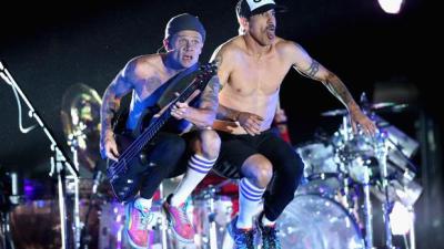 Red Hot Chili Peppers To Let Bruno Mars Ride On Their Shoulders During Super Bowl Halftime Show