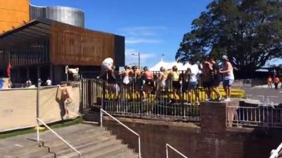 Watch Nimble Future Music Festival Fence Jumpers Evade Police In Sydney