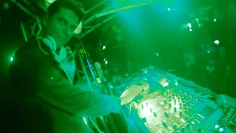 Senator Scott Ludlam DJs At Youth Nightclub, See Future Of Political Campaigning