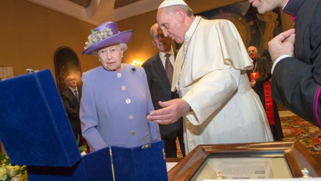 The Queen Met The Pope And Proved She’s A Badass