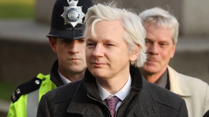 Julian Assange Will be a Model at London Fashion Week