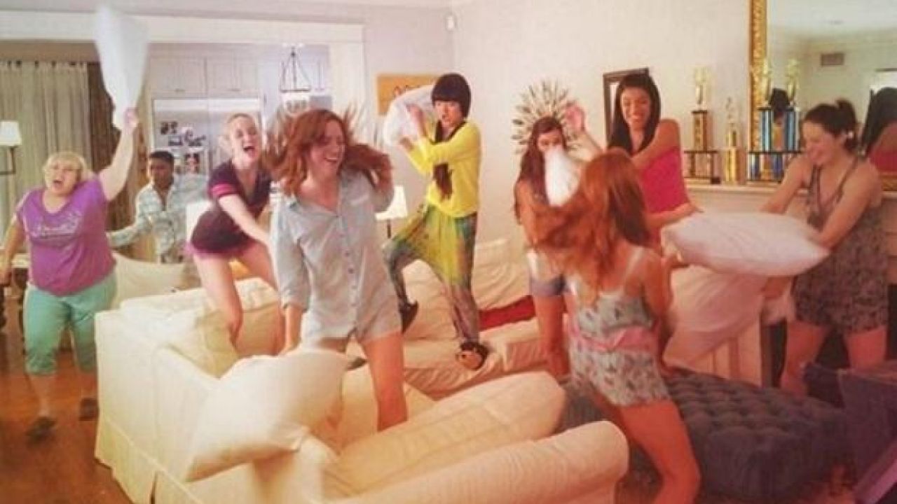 ‘Pitch Perfect 2’ Wrapped With an Epic Pillow Fight