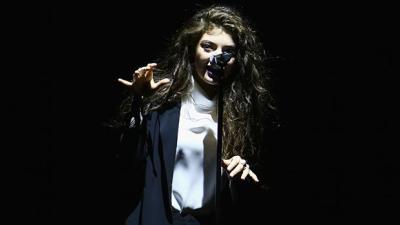 Lorde Curating Cute Teen Mixtape For ‘THE HUNGER GAMES: MOCKINGJAY PART I’