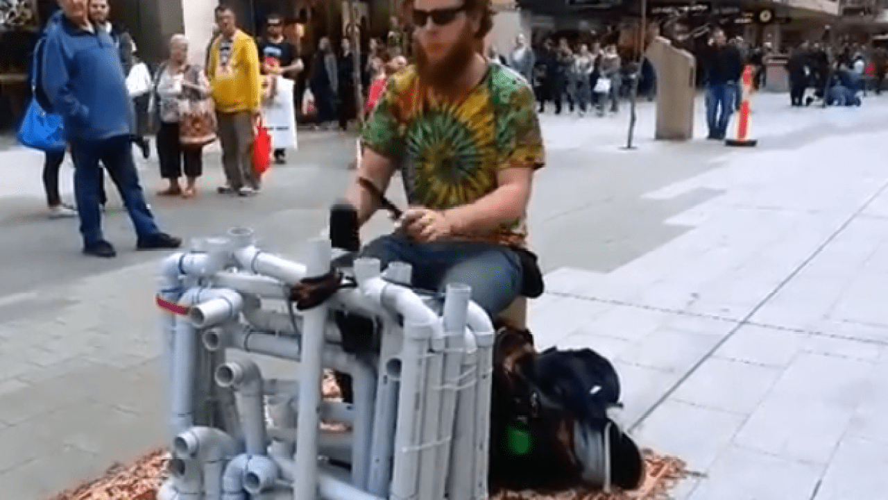 Busker Playing PVC Pipes With Thongs Is The Most ‘Strayan Musician Ever