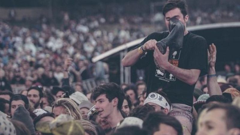 This Dude Ripping a Gumboot Bong at Violent Soho is an Aussie Legend