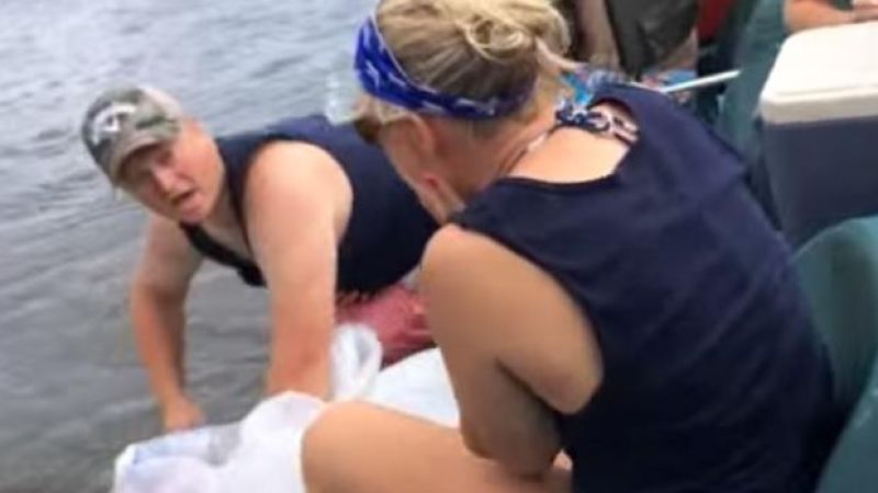 This Dude’s Boat Proposal Could Have Gone a Lot Better