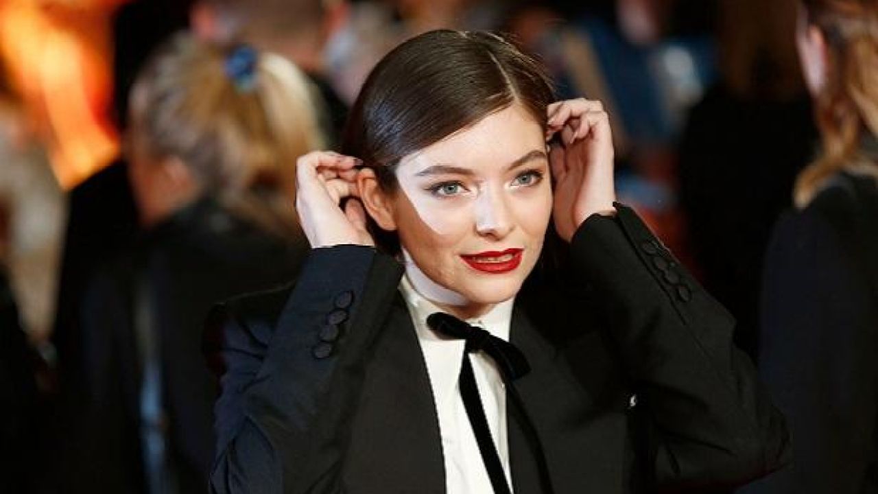Lorde did a Brilliant Bright Eyes Cover for the Mockingjay Soundtrack