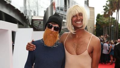 Matt & Alex Just Rocked Up To The ARIA’s Dressed As Sia & Chet Faker