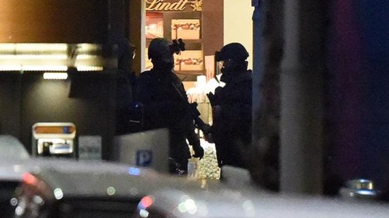 Three Dead, Including Gunman, as Lindt Cafe Siege Ends