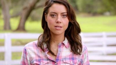 Aubrey Plaza Stars in an Incredibly Stingy Super Bowl Commercial