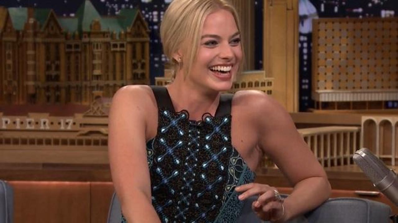 Margot Robbie Likes To Steal Toilet Paper From Hotels