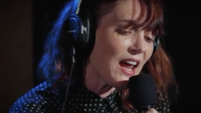 WATCH: Sarah Blasko Gives Full-Bod Goosebumps With Bowie  ‘Like A Version’