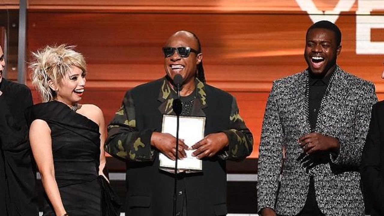Stevie Wonder Brought The Grammys House Down With His Braille Gags