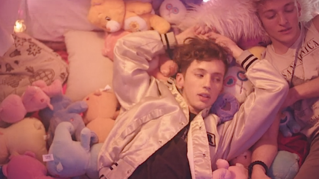 WATCH: Troye Sivan’s ‘YOUTH’ Vid Is A Cute Pastel Party Ft. Amandla Stenberg
