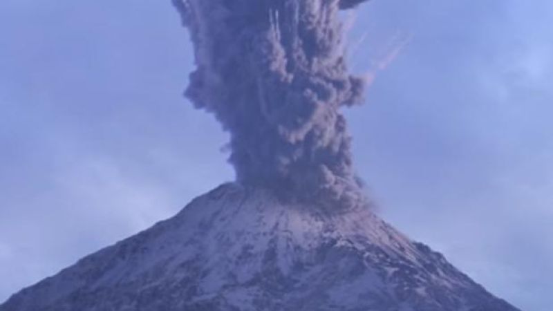 Everyone Is Losing It Over Australia’s Second-Biggest Volcano “Erupting”