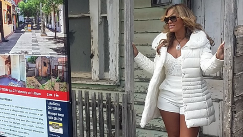 Melbourne’s Beyoncé House Auction Featured An Actual Bloody Impersonator