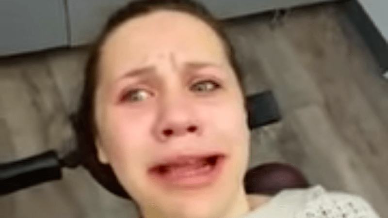 WATCH: This Girl Woke From Surgery Legit Thinking She Was Kylie Jenner