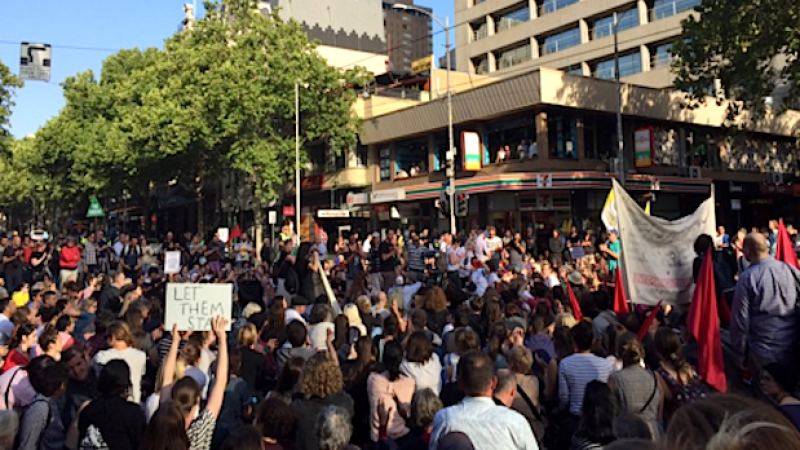 5K Melburnians Stopped Traffic Today To Protest Detention Of Refugee Kids
