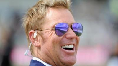 Warnie’s Trying To Hook Up A Root With Carmen Electra From The Jungle