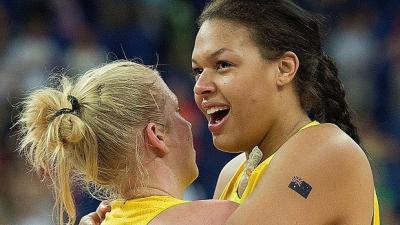 B-Baller Liz Cambage Offers To Educate Teammates After Blackface Snafu