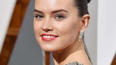Daisy Ridley Strikes Back After Body-Shaming Insta Pic Of Rey Goes Viral