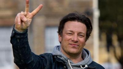 Jamie Oliver Wants Australia To Pull Its Finger Out And Start Taxing Sugar