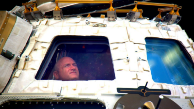 Instagram’s Fave Astronaut Scott Kelly Touches Down After Year In Space