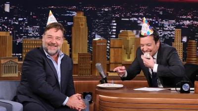 WATCH: Jimmy Fallon Feeds Russell Crowe Fairy Bread For His Birthday