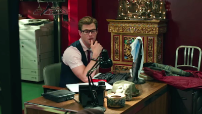 WATCH: Chris Hemsworth Is A ‘Dumb Puppy Dog’ In New ‘Ghostbusters’ BTS Clip