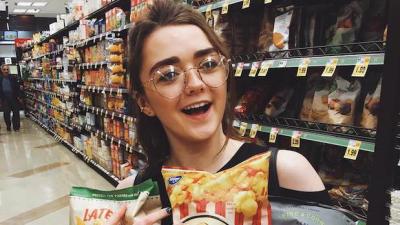 Maisie Williams Surprise Crashed A GoT Viewing Party And Also Our Hearts