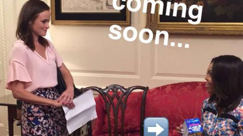 Try Not To Panic, But Michelle Obama Might Have A Cameo On ‘Gilmore Girls’