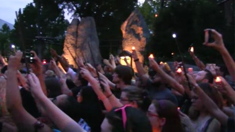 WATCH: Potter Fans Raise Their Wands In Memory Of Orlando Shooting Victim