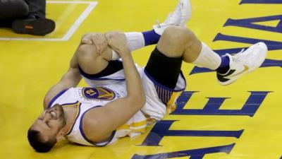 Andrew Bogut’s Bung Knee Means He’s Out For The Rest Of The NBA Finals