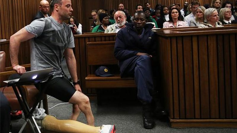 Oscar Pistorius Walks Around Courtroom W/o Prosthetics On Day 2 Of Hearing