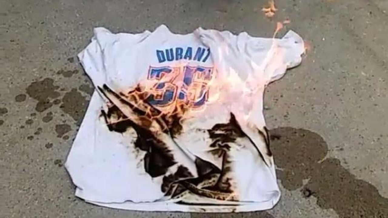 Fkn Ropable Thunder Fans Are Already Burning Their Kevin Durant Gear