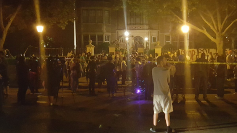 WATCH: Huge Crowd Chants Philando Castile’s Name At US Governor’s Mansion