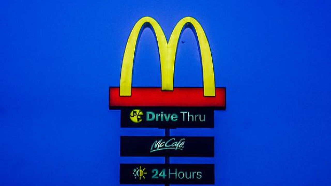 A Maccas In The UK Is Trialling A ‘Walk-Thru’ & Pls Ronald Let Us Be Next