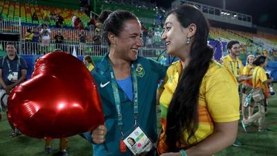 A Rio Volunteer Proposed To Her Rugby Player GF & Our Hearts Cannae Take It